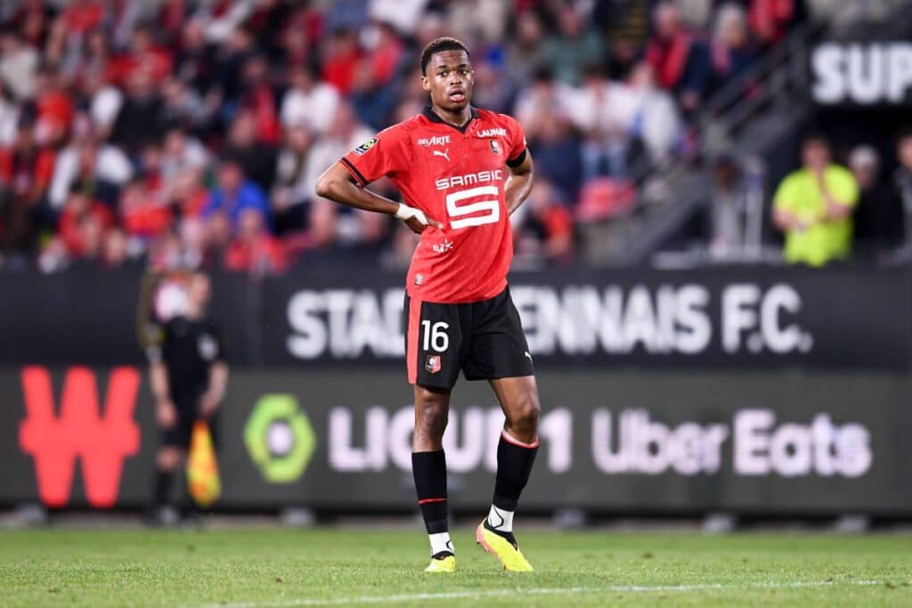 Jeanuël Belocian passe de Rennes à Leverkusen.