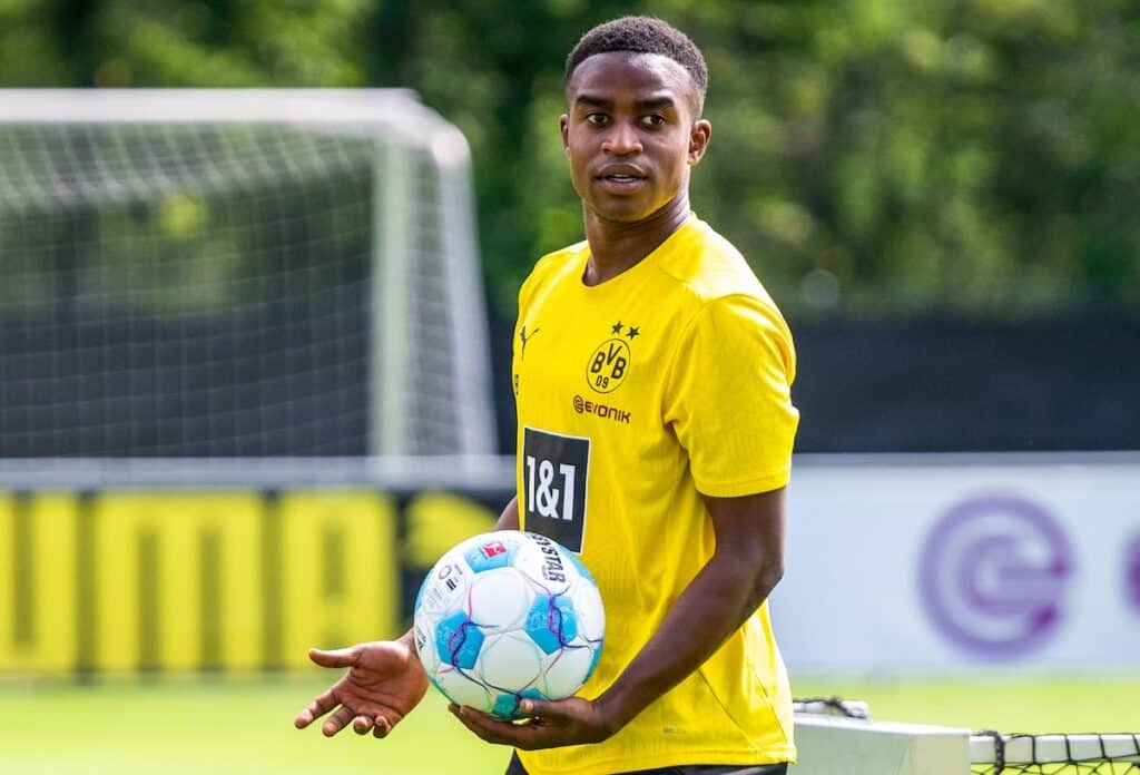 Transferts : Lille veut chiper Youssoufa Moukoko (Dortmund) à l’OM !