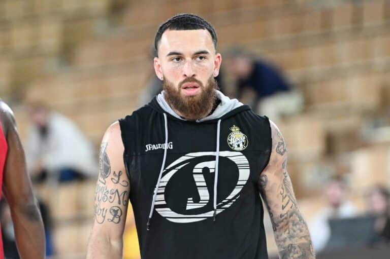 Mike James avec Monaco pour jouer le titre contre l'ASVEL.