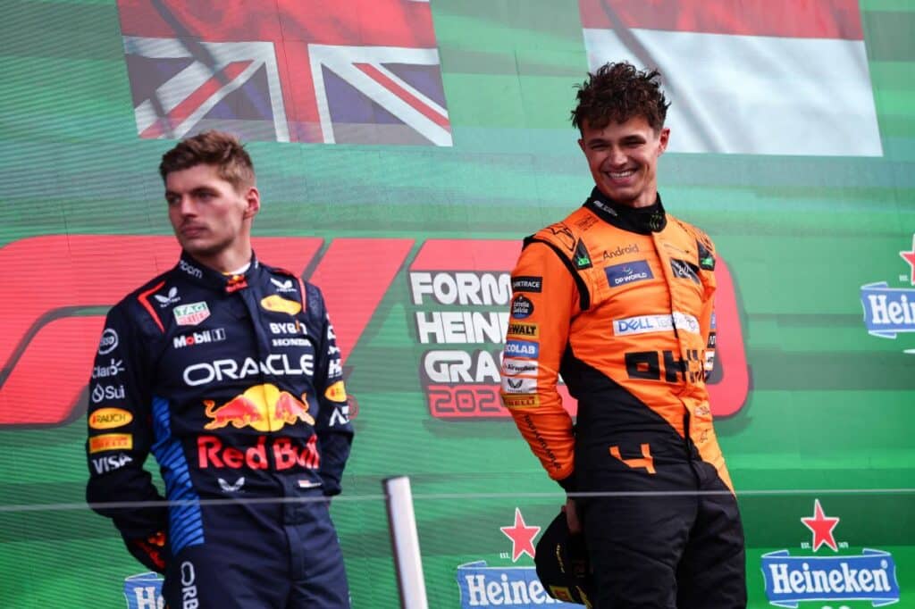Lando Norris et Max Verstappen au coude à coude pour une course au titre plus indécise que jamais en F1.