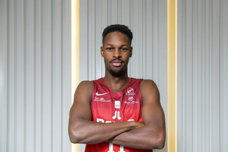 Joel Ayayi sera un joueur clé de Bourg.